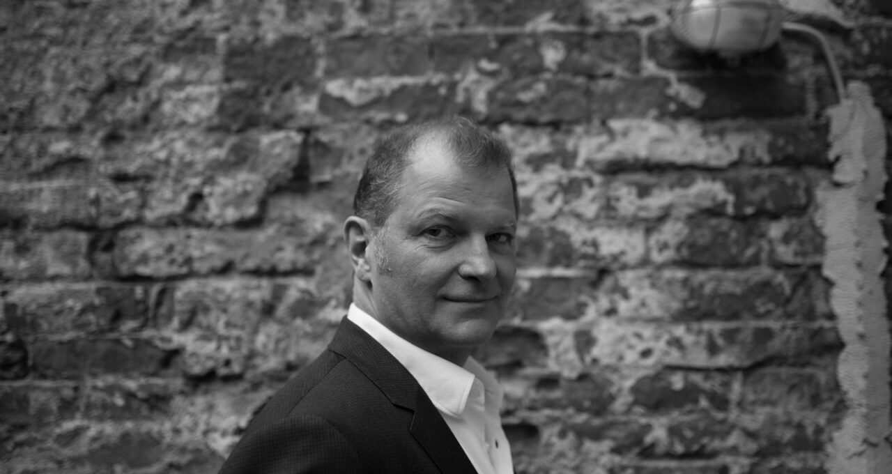 MARTIN KUŠEJ/Residenztheater