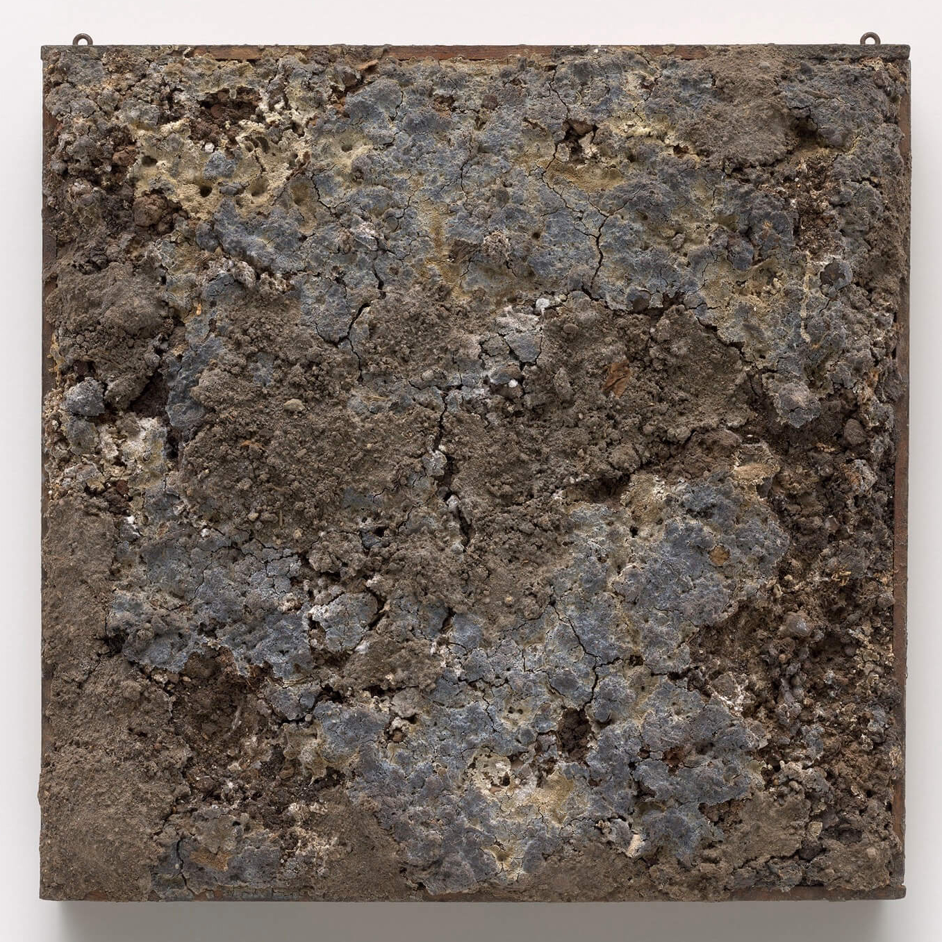 Robert Rauschenberg, Dirt Painting (for John Cage), 1953. © Robert Rauschenberg Foundation