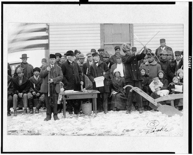 Shooting the Last Arrow, Standing Rock Reservation, North Dakota, Frank B. Fiske, 1917 (Library of Congress, 91720356)